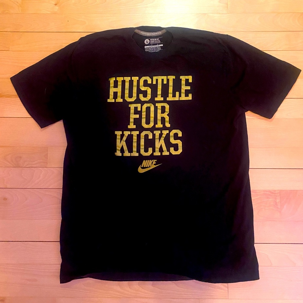 NIKE Men’s short sleeve tee Size L